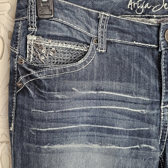 Ariya Jeans Boot Cut Faded Medium Wash Size 13/14 S - Picture 3 of 14